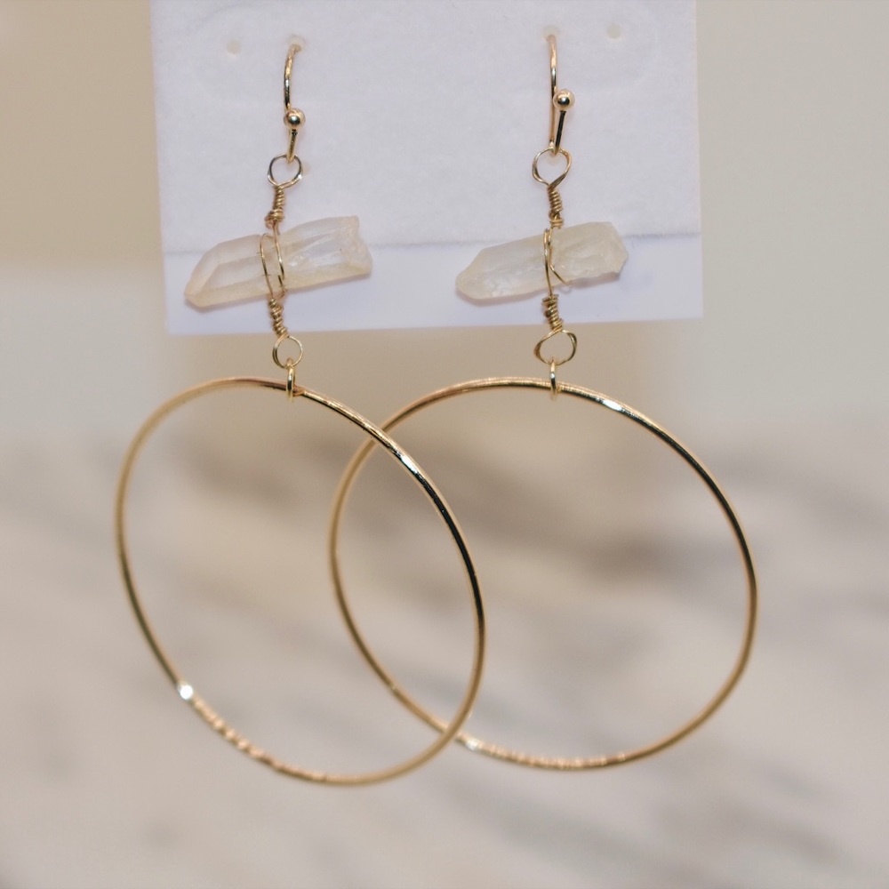 Hoop earrings with natural stone